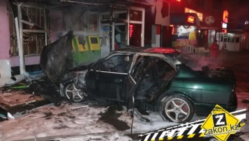 Водителя БМВ, разнесшего букмекерскую контору в Алматы, задержали