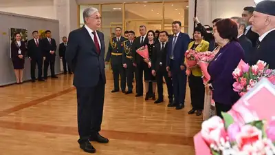 Касым-Жомарт Токаев посетил дворец искусств "Атамекен", фото - Новости Zakon.kz от 09.03.2023 16:55