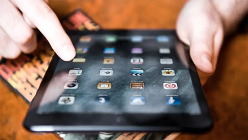 Суд обязал Apple выплатить $400 млн компенсации пользователям