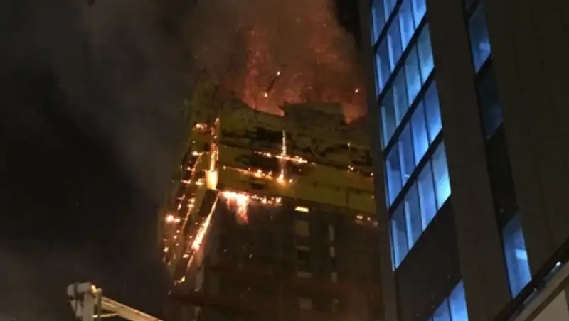 КЧС: Пожар на "Абу Даби Плаза" локализован