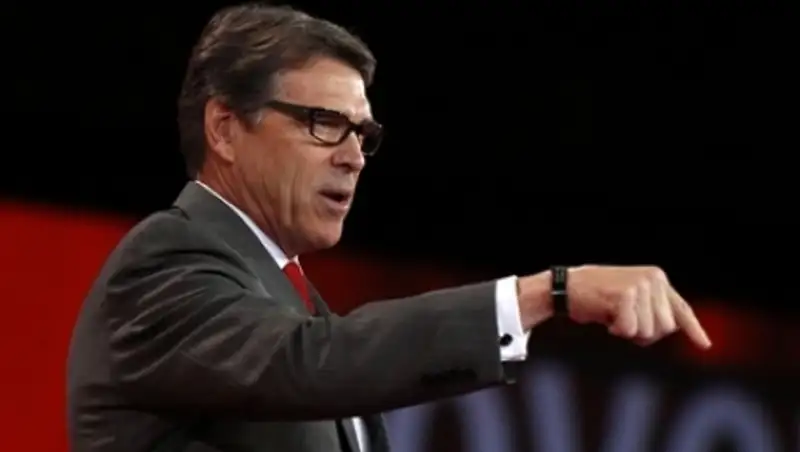 Бывший губернатор Техаса вышел из президентской гонки из-за нехватки денег