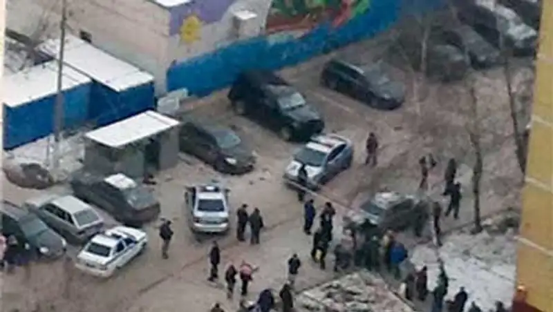 При захвате заложников в московской школе ранены двое полицейских