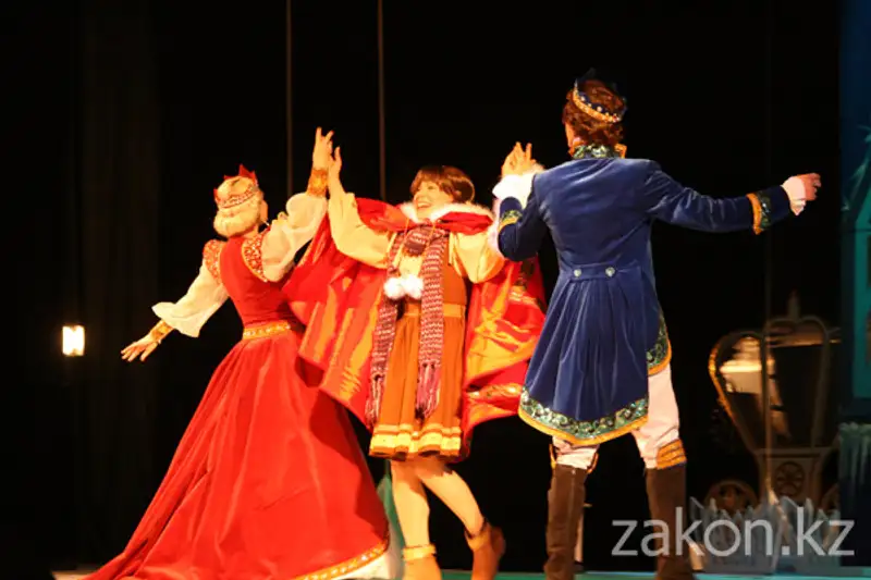 В ТЮЗе им. Н. Сац состоялась премьера детского спектакля «Снежная королева» (фото) В ТЮЗе им. Н. Сац состоялась премьера детского спектакля «Снежная королева» (фото), фото - Новости Zakon.kz от 21.11.2012 19:54