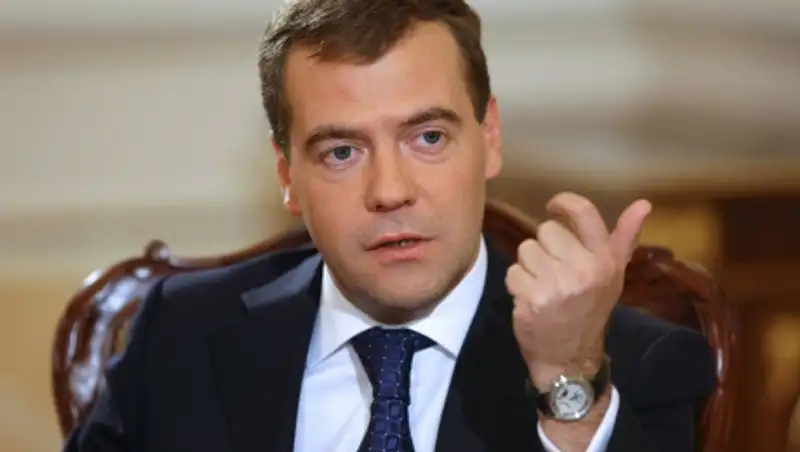 Медведев поручил подготовить предложения об ответных санкциях