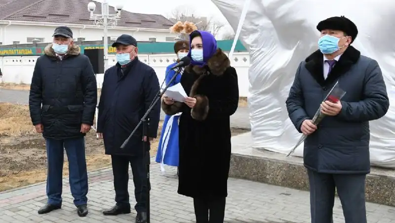 аким открытие памятник, фото - Новости Zakon.kz от 22.12.2021 17:43