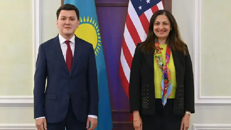 Ерлан Карин рассказал заместителю
госсекретаря США о политических реформах в Казахстане