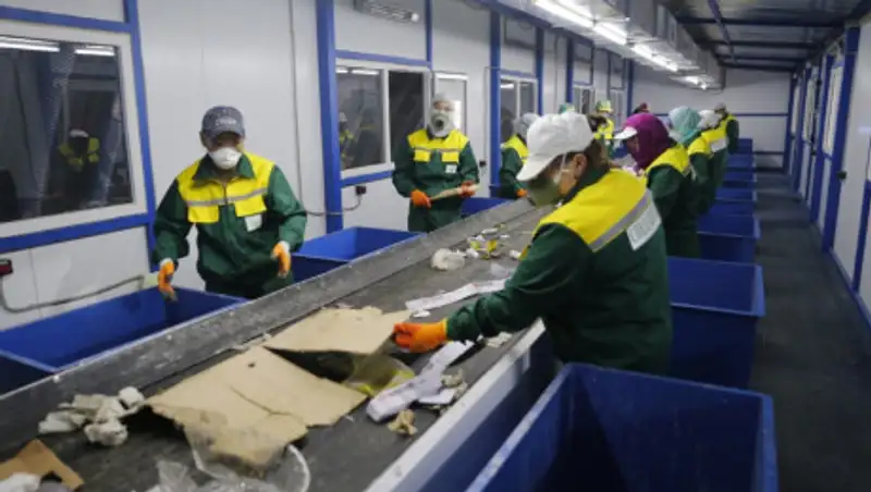 В Атырау заработал мусоросортировочный комплекс