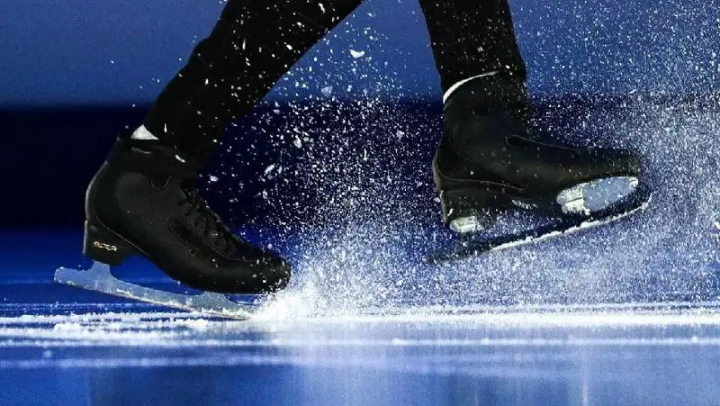 Казахстанец выступил с короткой программой на первенстве по фигурному катанию в Эстонии