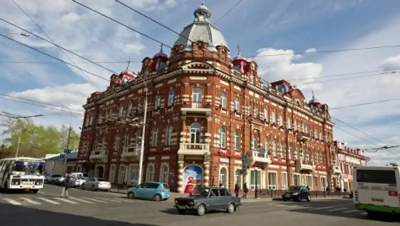 В Томске ребенка спасли из раскаленной от жары машины