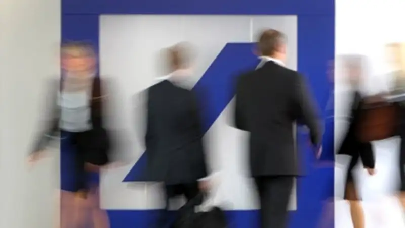 Bloomberg нашел «друзей Путина» в деле о зеркальных сделках Deutsche Bank  