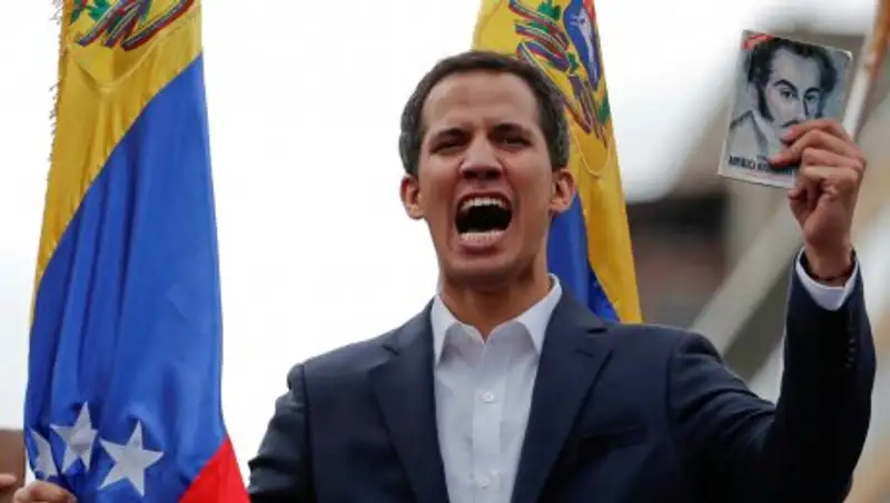 В Кремле отказались признавать Гуаидо главой Венесуэлы