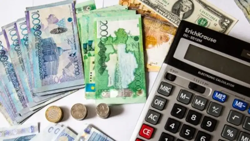 Каждый казахстанец в октябре потратил на покупки в среднем 66 тысяч тенге