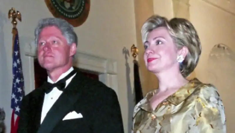 Клинтоны заработали более 25 миллионов долларов за публичные выступления