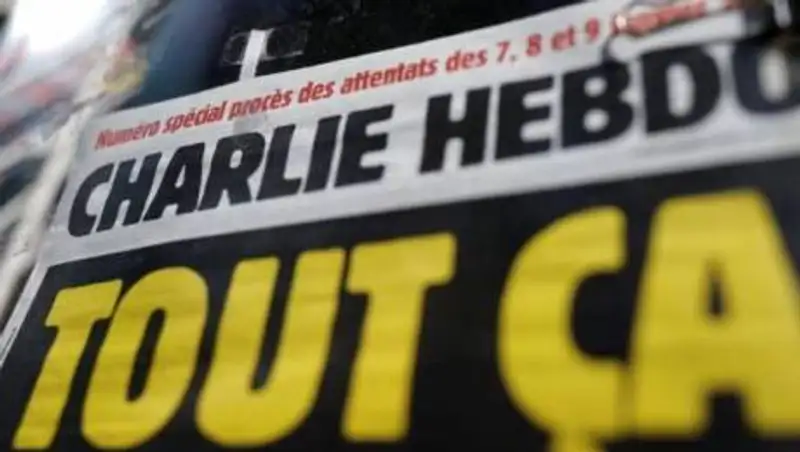 После теракта в 2015 Charlie Hebdo вновь печатает карикатуры на пророка Мухаммеда