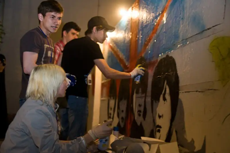 В ВКО Музей изобразительных искусств им. семьи Невзоровых провел акцию «Ночь в музее» (фото), фото - Новости Zakon.kz от 22.05.2012 19:38