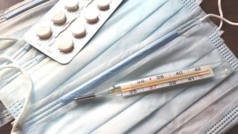 Двоих пациентов с COVID-19 перевели из реанимации в обычное отделение