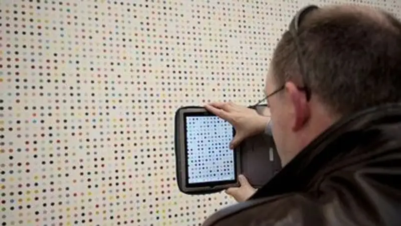 Американский священник пытался продать подделки картин Дэмиена Херста