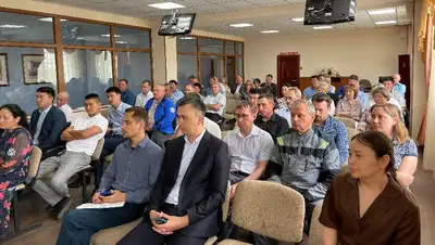 обсуждение референдума, фото - Новости Zakon.kz от 31.05.2022 15:35