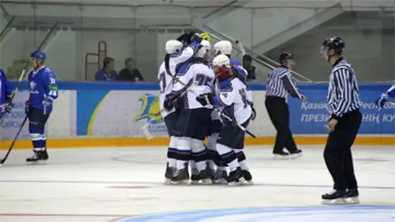 Тренер ХК "Авангард" Сумманен встревожен качеством судейства на турнире в Астане