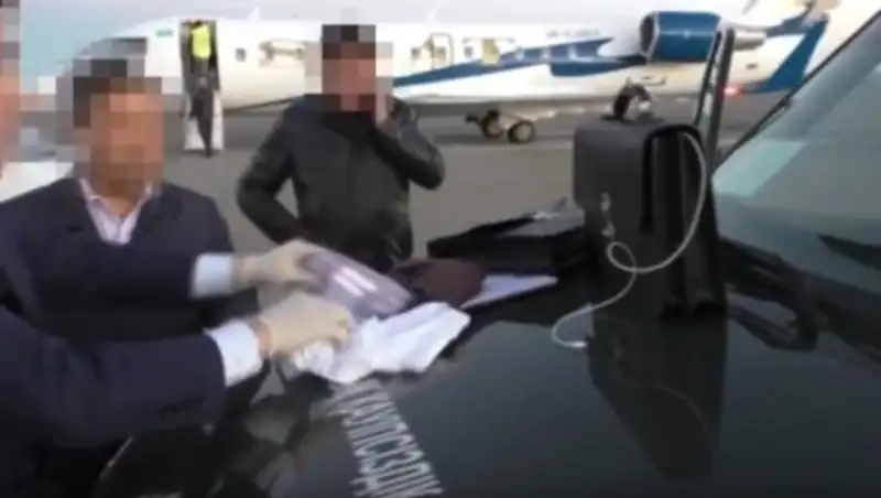 Появилось видео задержания первого замакима Мангистауской области