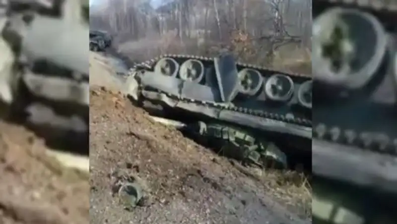 Военнослужащие потеряли танк Т-72 на дороге в Хабаровском крае