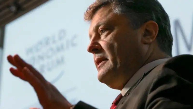 Порошенко увеличивает с 1 февраля денежное довольствие военных