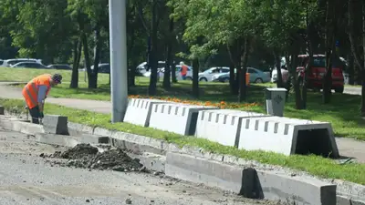 В Алматы из-за сильного дождя отменили ремонт на участке проспекта Абая, фото - Новости Zakon.kz от 04.07.2023 19:59