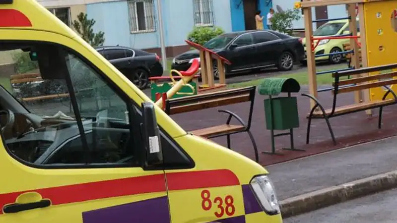 В Астане ребенок разбился, упав из окна на девятом этаже