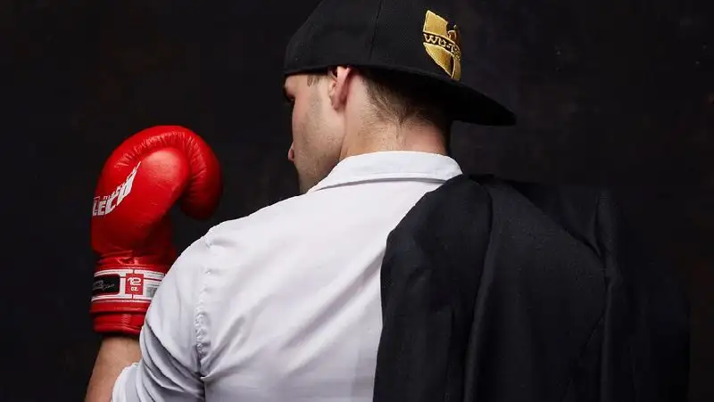 Бойцы UFC устроили драку в ресторане