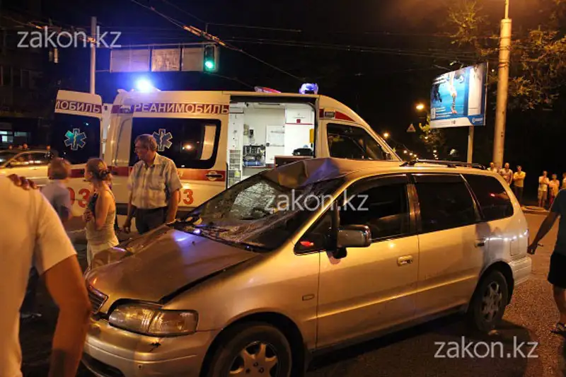 Еще одно жуткое ДТП с участием двухколесного транспорта произошло в Алматы (фото), фото - Новости Zakon.kz от 05.07.2013 16:30