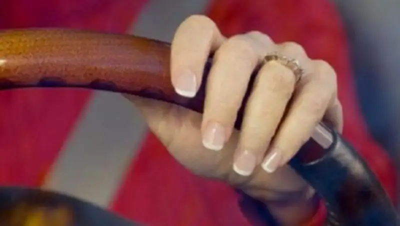 В Талдыкоргане две девушки угнали и разбили машину алматинца