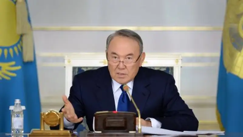 Назарбаев: Меня невозможно тронуть лестью 