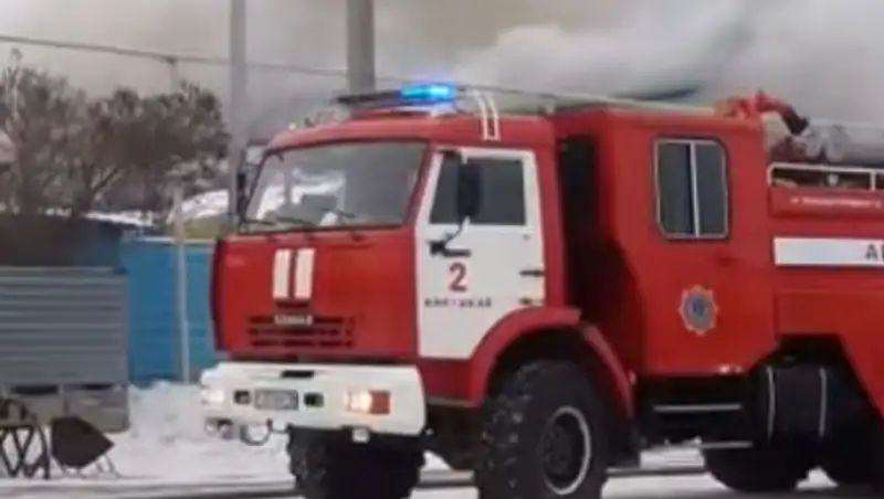 Пожар оставил частный дом в Костанае без крыши