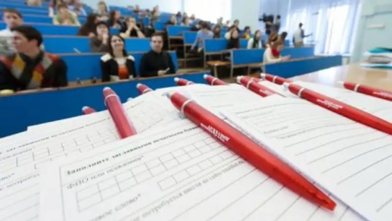 Проводить "Тотальный диктант" на казахском и английском языках предложили в Казахстане