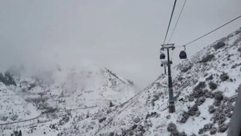 На канатной дороге "Медеу - Шымбулак" застряли люди