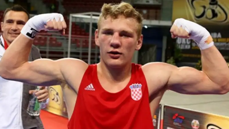 Боксера, избившего судью, дисквалифицировали пожизненно 