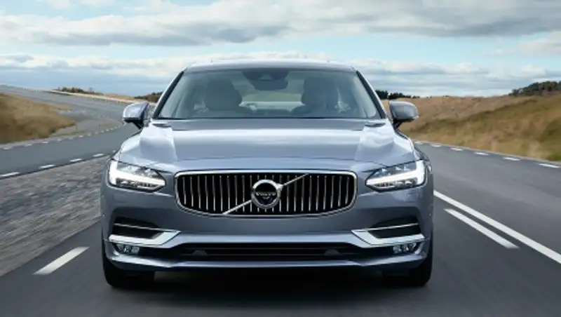 Volvo представила новый флагманский седан S90
