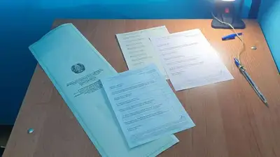 Выдали бюллетени для голосования за родственников: Генпрокуратура о нарушениях  на выборах, фото - Новости Zakon.kz от 19.03.2023 16:54