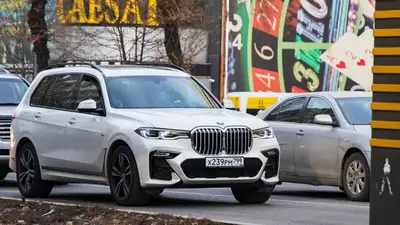 автомобиль с российскими номерами, фото - Новости Zakon.kz от 17.09.2023 18:01