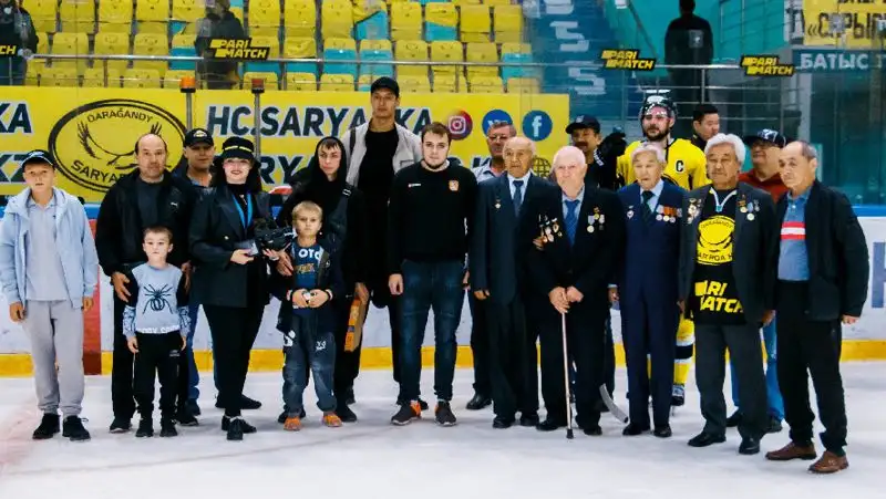 ХК "Сарыарка" и Parimatch провели благотворительный матч для шахтеров