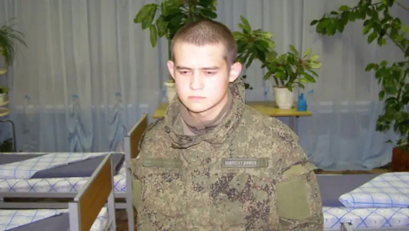 Отец расстрелявшего сослуживцев солдата встретился с ним в СИЗО