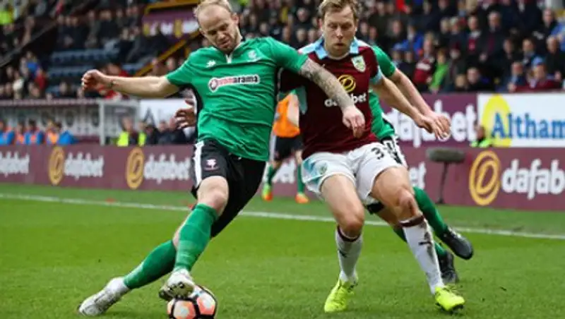 Футболист набрал желтых карточек на шесть лет дисквалификации