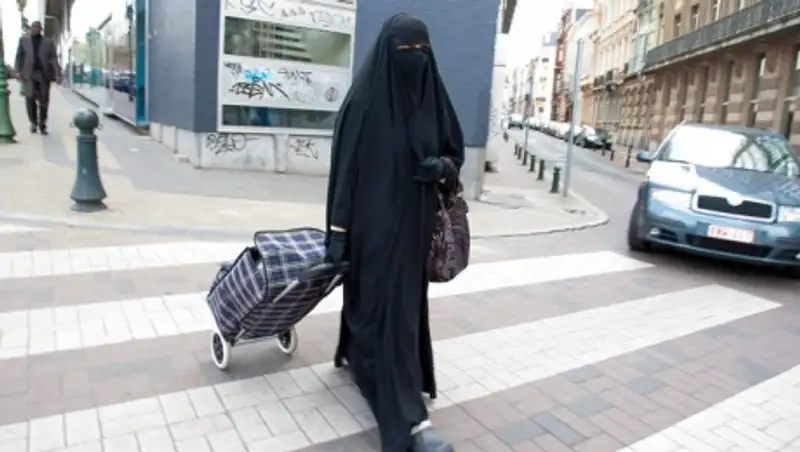 В Бордо мусульманкам запретили ходить в магазин по будням