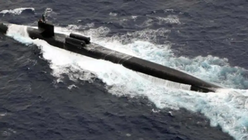 Военные обнаружили близ границ России японскую подводную лодку