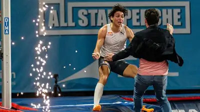 Дюплантис показал новый мировой рекорд в прыжках с шестом – 6,22 метра, фото - Новости Zakon.kz от 26.02.2023 16:53