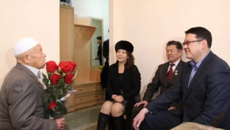 В Талдыкоргане поздравили ветеранов ВОВ от имени Президента РК