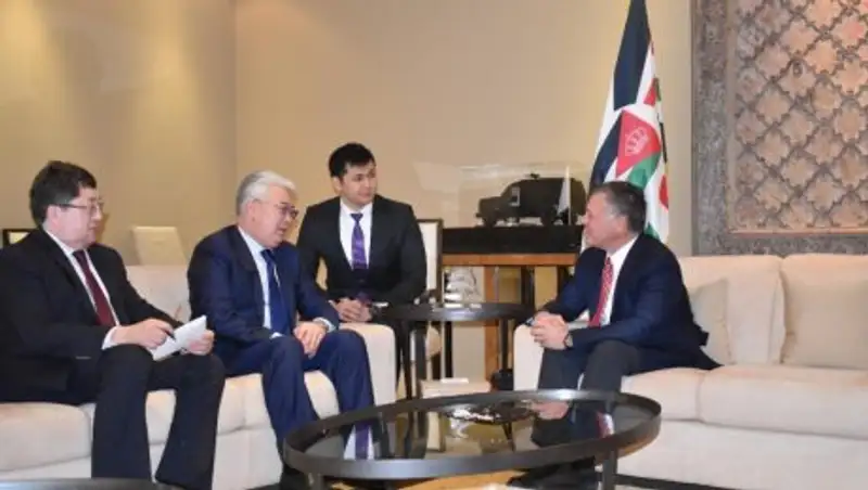 Министр оборонной промышленности встретился с королем Иордании