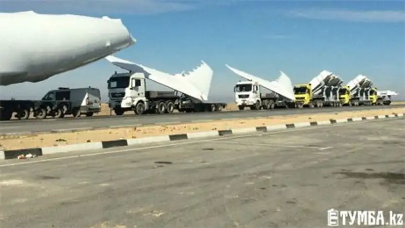 В Актау неизвестно для чего завозят по частям самолеты