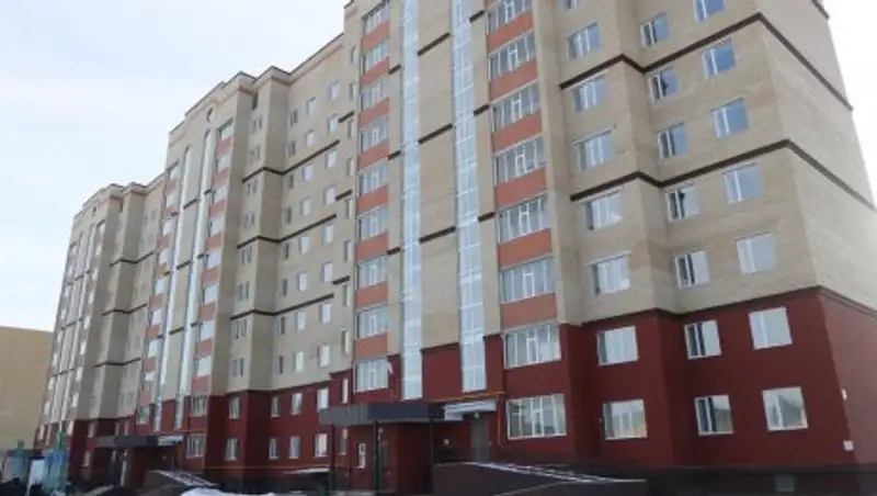 В Актобе многодетные семьи, дети-сироты и инвалиды получили квартиры по программе «Нұрлы жер»
