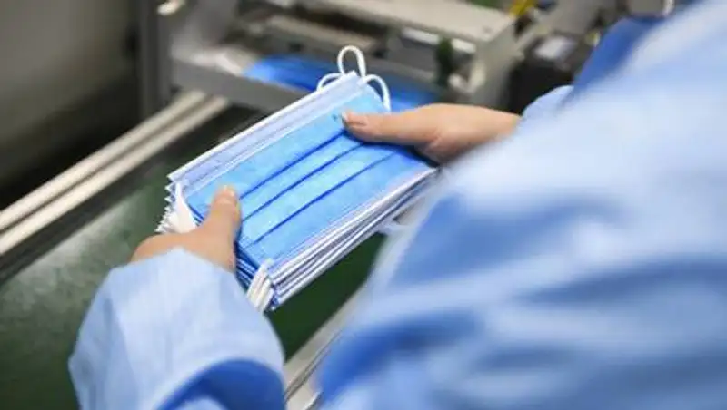 100 тыс. медицинских масок незаконно продавали в Нур-Султане